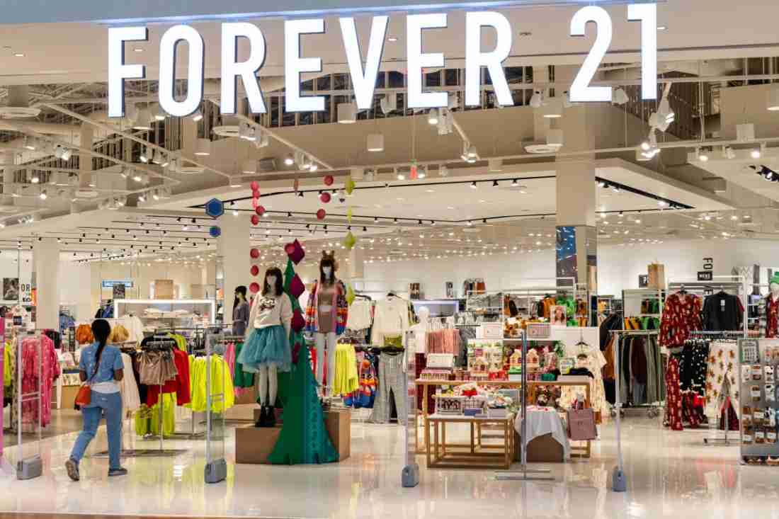 Forever 21 nộp đơn xin phá sản: Vì sao thương hiệu thời trang giá rẻ đình đám sụp đổ?- Ảnh 1. Forever 21 nộp đơn xin phá sản: Vì sao thương hiệu thời trang giá rẻ đình đám sụp đổ?- Ảnh 1.